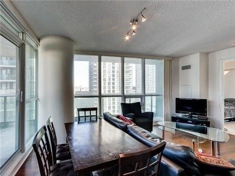 1004 - 33 Bay St, Condo with 2 bedrooms, 2 bathrooms and 1 parking in Toronto ON | Image 6