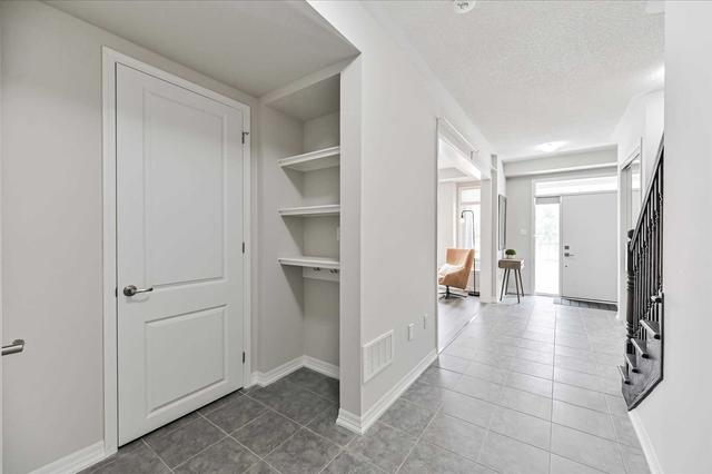 128 Huguenot Rd, Townhouse with 3 bedrooms, 3 bathrooms and 2 parking in Oakville ON | Image 38