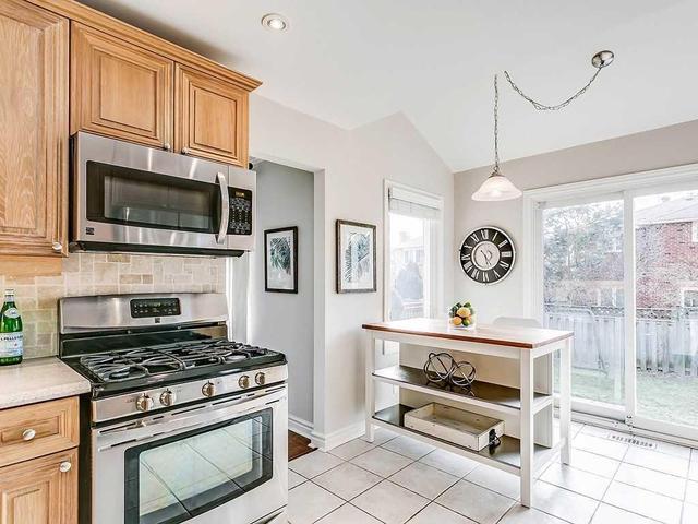 1484 Princeton Cres, House detached with 3 bedrooms, 3 bathrooms and 2 parking in Oakville ON | Image 10