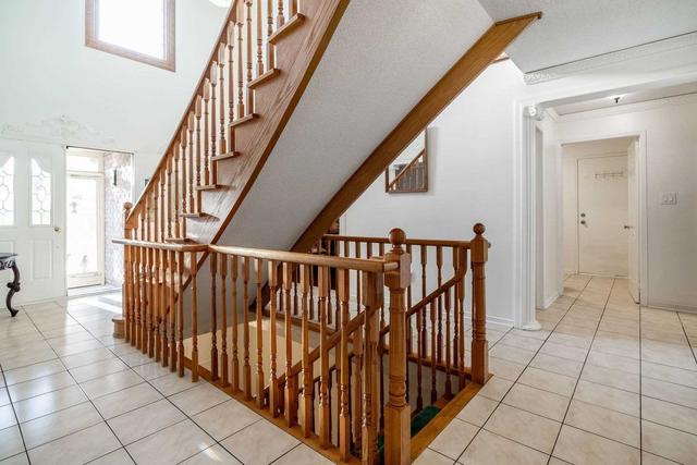 218 Barrhill Rd, House detached with 4 bedrooms, 4 bathrooms and 4 parking in Vaughan ON | Image 18