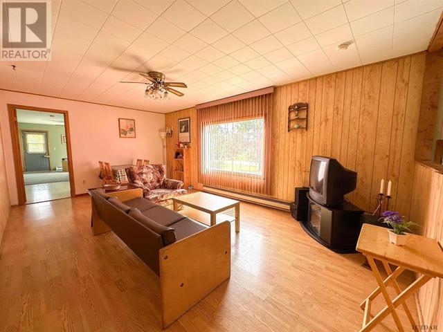 1099 Besaw Rd, House detached with 4 bedrooms, 2 bathrooms and null parking in Iroquois Falls ON | Image 7