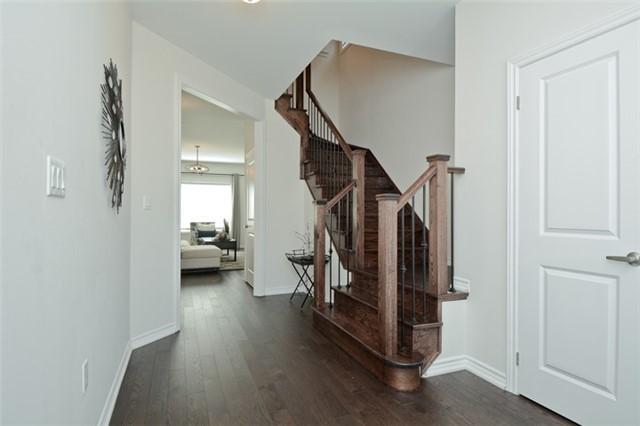 2528 Secreto Dr, House detached with 3 bedrooms, 3 bathrooms and 2 parking in Oshawa ON | Image 4