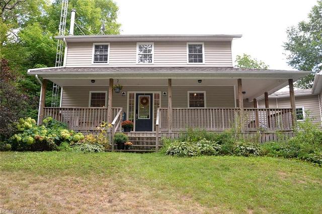 1413 Norway Road, House detached with 3 bedrooms, 2 bathrooms and 7 parking in South Frontenac ON | Image 2