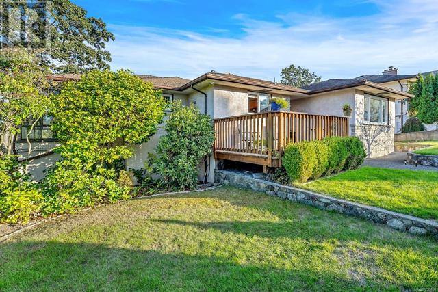 937 Shirley Rd, House detached with 5 bedrooms, 4 bathrooms and 2 parking in Esquimalt BC | Image 7