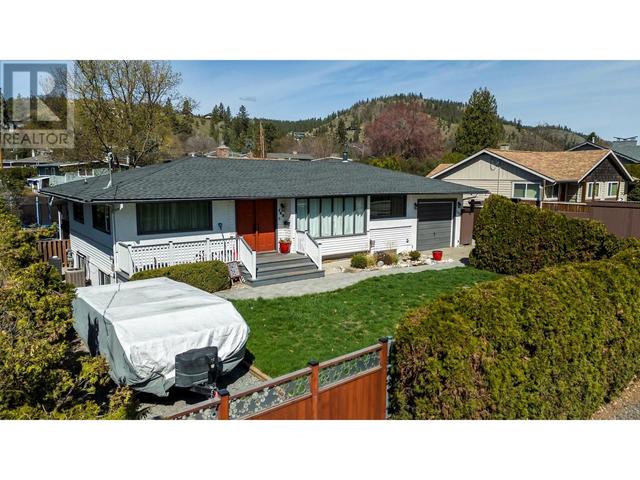 740 Glenmore Drive, House detached with 4 bedrooms, 2 bathrooms and 1 parking in Kelowna BC | Image 3