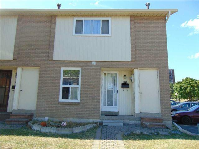 59 Craigleigh Cres, Townhouse with 3 bedrooms, 2 bathrooms and 1 parking in Brampton ON | Image 1