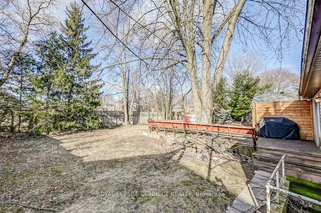 70 Dunstall Cres, House detached with 2 bedrooms, 2 bathrooms and 6 parking in Toronto ON | Image 15