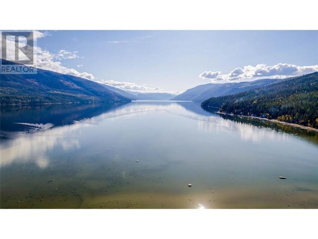 203 - 3473 Lakeview Place, House attached with 3 bedrooms, 2 bathrooms and 2 parking in North Okanagan F BC | Image 3
