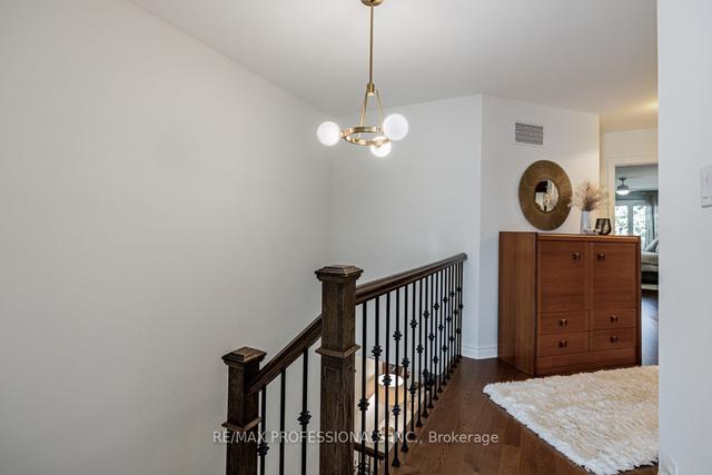 5 Briarly Lane, House attached with 3 bedrooms, 3 bathrooms and 2 parking in Toronto ON | Image 20