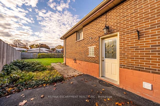 12 Doreen Crt, House detached with 3 bedrooms, 1 bathrooms and 3 parking in Hamilton ON | Image 24