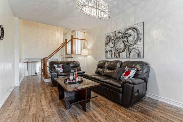 7232 Corrine Cres, House detached with 3 bedrooms, 3 bathrooms and 5 parking in Mississauga ON | Image 11