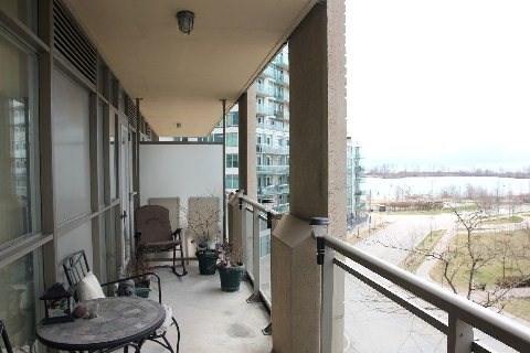 404 - 3 Marine Parade Dr, Condo with 2 bedrooms, 2 bathrooms and 1 parking in Toronto ON | Image 2