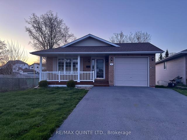 34 Jason Cres, House detached with 3 bedrooms, 2 bathrooms and 5 parking in Quinte West ON | Image 1