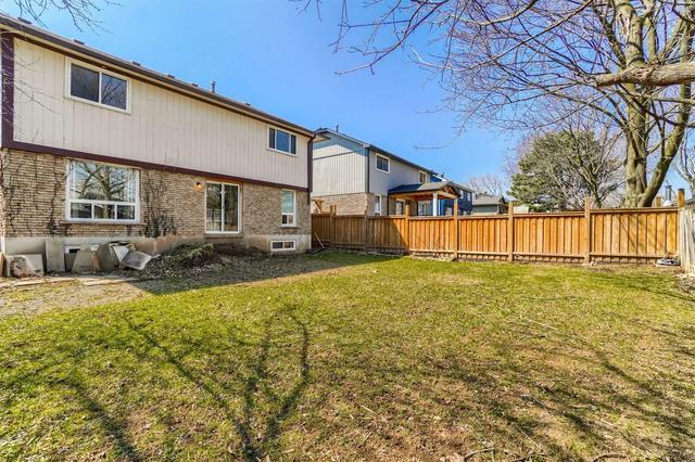 2393 Cavendish Dr, House detached with 4 bedrooms, 3 bathrooms and 4 parking in Burlington ON | Image 32