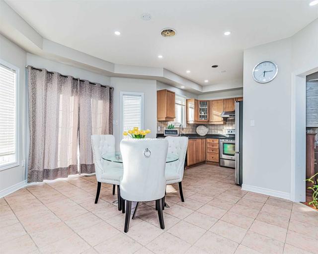 22 Collingwood Ave, House detached with 4 bedrooms, 3 bathrooms and 6 parking in Brampton ON | Image 9