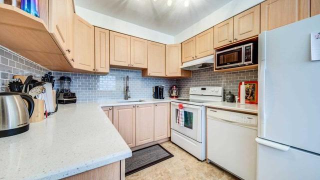 103 Lynden Circ, Townhouse with 3 bedrooms, 2 bathrooms and 2 parking in Halton Hills ON | Image 7