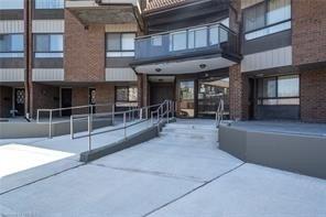 217 - 1000 Cedarglen Gate, Condo with 2 bedrooms, 2 bathrooms and 2 parking in Mississauga ON | Image 12