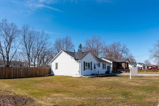 675 Crescent Rd, House detached with 3 bedrooms, 1 bathrooms and 4 parking in Fort Erie ON | Image 12