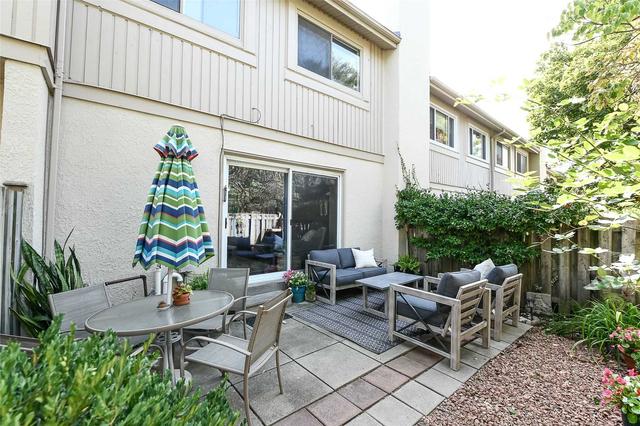 4 Tyson Shepway, Townhouse with 3 bedrooms, 2 bathrooms and 2 parking in Toronto ON | Image 16