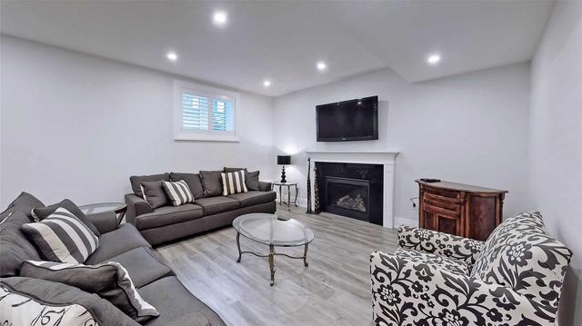 449 Tennyson Dr, House detached with 4 bedrooms, 5 bathrooms and 6 parking in Oakville ON | Image 19