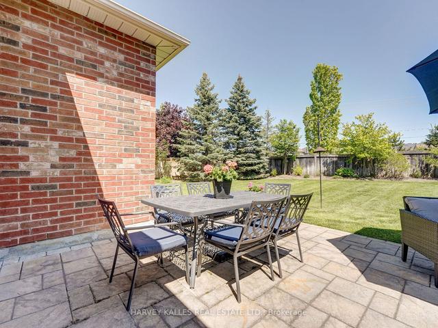 917 Bayley Crt, House detached with 2 bedrooms, 3 bathrooms and 5 parking in Newmarket ON | Image 24