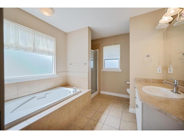 6267 135b Street, House detached with 4 bedrooms, 4 bathrooms and 4 parking in Surrey BC | Image 25
