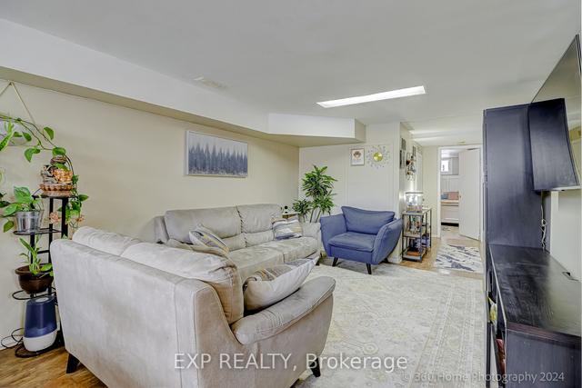 51 Santamonica Blvd, House semidetached with 3 bedrooms, 2 bathrooms and 3 parking in Toronto ON | Image 7