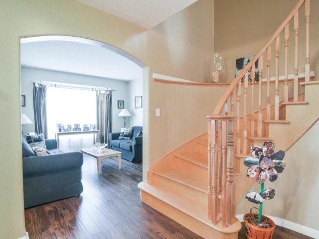1187 Barr Cres, House detached with 4 bedrooms, 3 bathrooms and 2 parking in Milton ON | Image 6