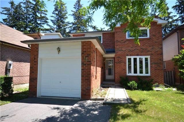 16 Oleander Cres, House detached with 3 bedrooms, 2 bathrooms and 3 parking in Brampton ON | Image 2