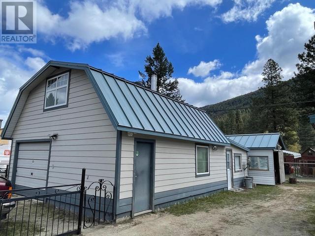 5834 3rd Street, House other with 2 bedrooms, 1 bathrooms and 1 parking in Kootenay Boundary E BC | Image 19