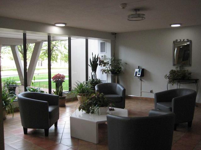 1108 - 301 Prudential Dr, Condo with 3 bedrooms, 2 bathrooms and 1 parking in Toronto ON | Image 9