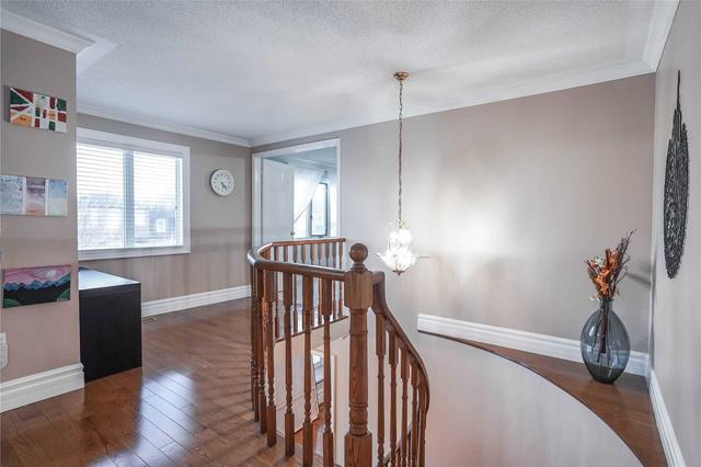 219 Hoover Dr, House detached with 4 bedrooms, 3 bathrooms and 4 parking in Pickering ON | Image 17