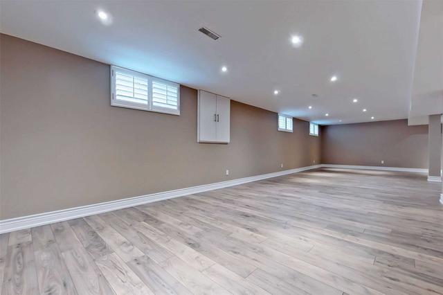 crt - 2262 Springfield Crt, House detached with 3 bedrooms, 3 bathrooms and 4 parking in Mississauga ON | Image 27