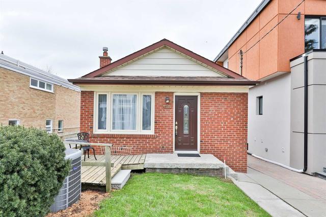 973 Cosburn Ave, House detached with 2 bedrooms, 2 bathrooms and 1 parking in Toronto ON | Image 1