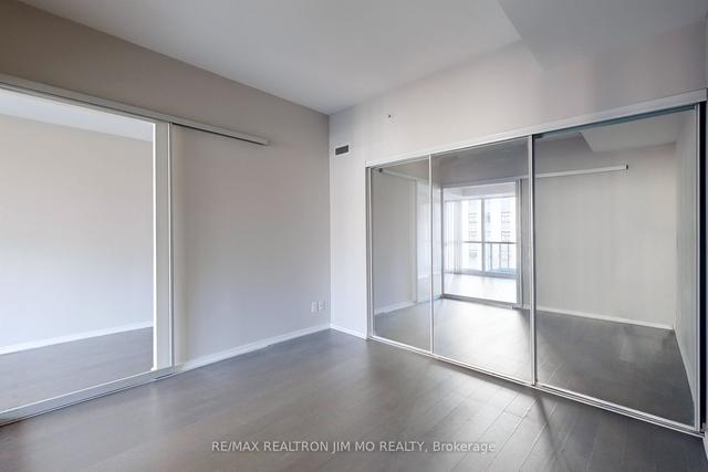 1002 - 70 Temperance St, Condo with 1 bedrooms, 1 bathrooms and 0 parking in Toronto ON | Image 4