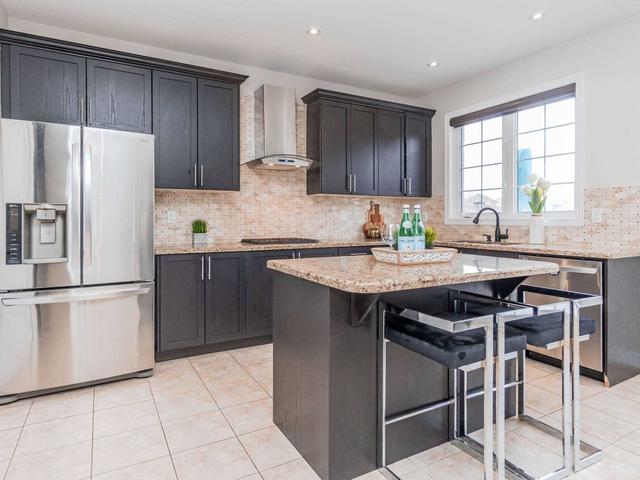 20 Berkwood Hllw, House detached with 4 bedrooms, 5 bathrooms and 4 parking in Brampton ON | Image 11