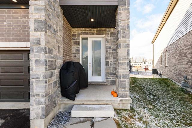 80 Saddlebrook Crt, House detached with 4 bedrooms, 3 bathrooms and 4 parking in Kitchener ON | Image 17