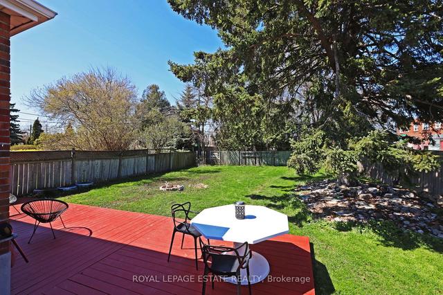 228 Glenwood Cres, House detached with 2 bedrooms, 2 bathrooms and 2 parking in Toronto ON | Image 26