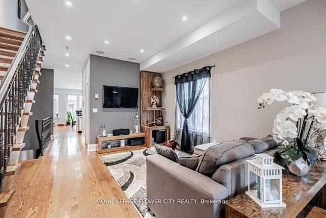 1878b Keele St, House semidetached with 3 bedrooms, 4 bathrooms and 4 parking in Toronto ON | Image 38