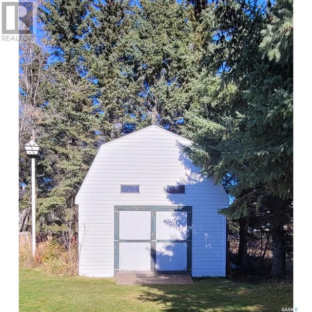 704 Railway Avenue, House detached with 3 bedrooms, 2 bathrooms and null parking in Loon Lake SK | Image 20