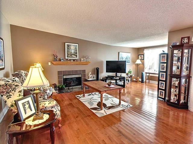 81 Wilmot Tr, House detached with 2 bedrooms, 2 bathrooms and 2 parking in Clarington ON | Image 4