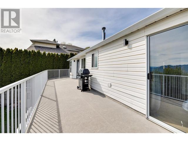 2161 Shamrock Drive, House detached with 4 bedrooms, 2 bathrooms and 2 parking in West Kelowna BC | Image 27