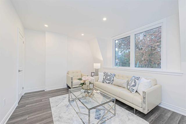66 Bellevue Ave, House attached with 4 bedrooms, 3 bathrooms and 1 parking in Toronto ON | Image 10