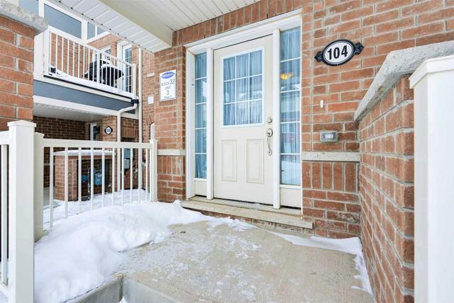 104 Frost Crt, House attached with 3 bedrooms, 3 bathrooms and 2 parking in Milton ON | Image 2
