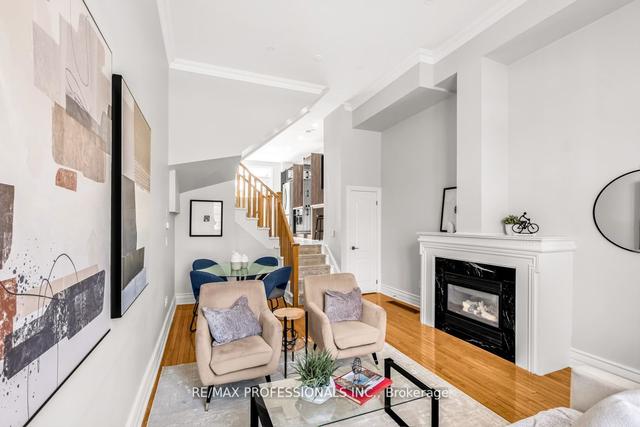 939 Queen St W, House attached with 3 bedrooms, 3 bathrooms and 1 parking in Toronto ON | Image 31