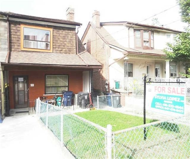 856 Shaw St, House semidetached with 3 bedrooms, 2 bathrooms and null parking in Toronto ON | Image 1
