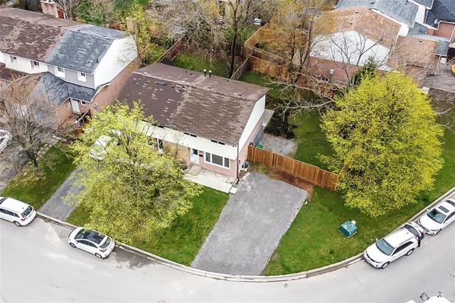 16 Romy Crescent, House semidetached with 4 bedrooms, 2 bathrooms and 4 parking in Thorold ON | Image 3