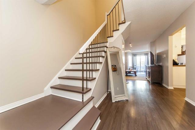 70 - 2021 Sixth Line, Townhouse with 3 bedrooms, 2 bathrooms and 1 parking in Oakville ON | Image 3