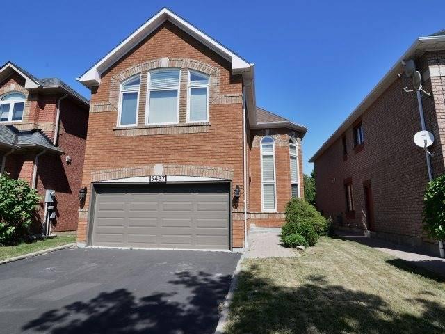 5437 Royal Aberdeen Dr, House detached with 3 bedrooms, 4 bathrooms and 4 parking in Mississauga ON | Image 1