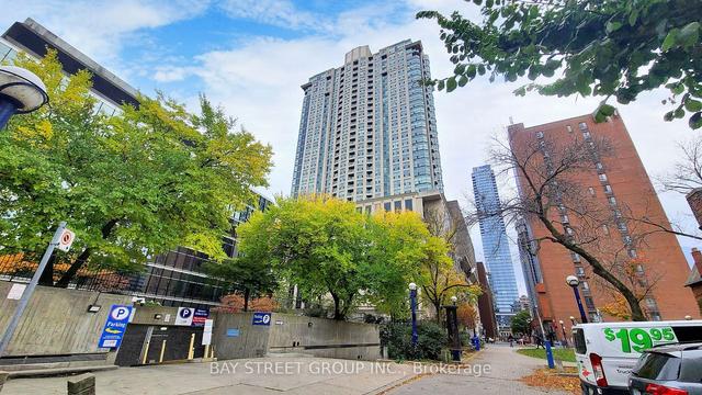 2016 - 8 Park Rd, Condo with 1 bedrooms, 1 bathrooms and 0 parking in Toronto ON | Image 1